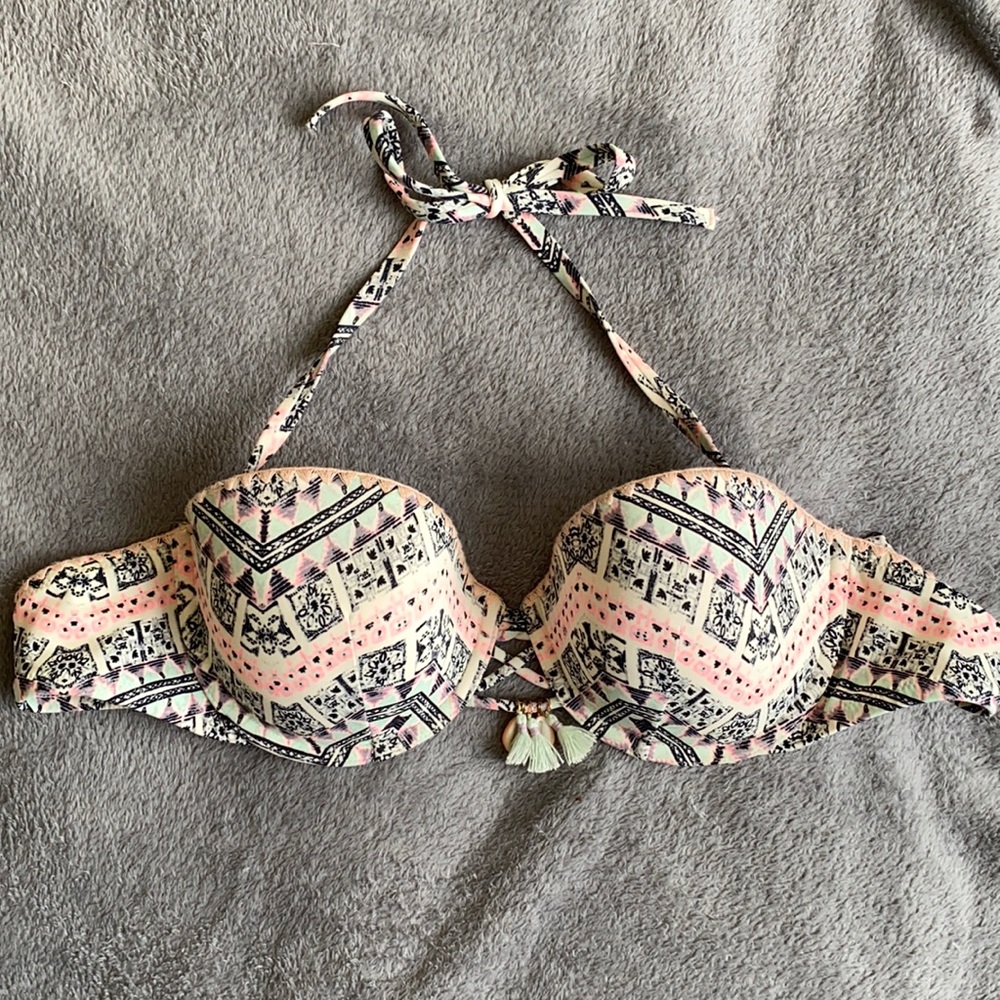 Victoria secret swimsuit top. Size 34D. Can go strapless
